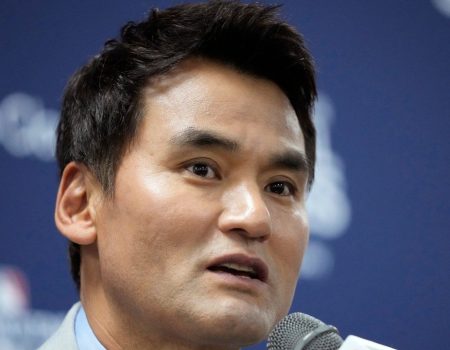 Park becomes first Korean to buy stake in MLB team by joining Athletics group